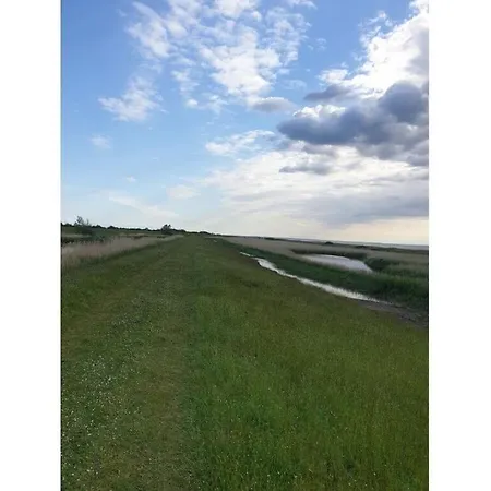 Island Nest Modern Retreat בית נופש